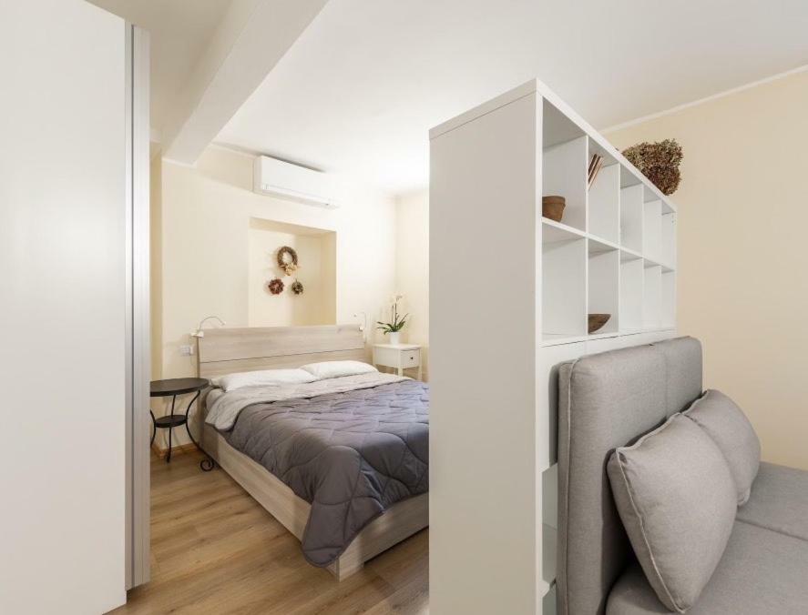Quiet And Charming Apartment In The Centre With Air Conditioned โกโม ภายนอก รูปภาพ